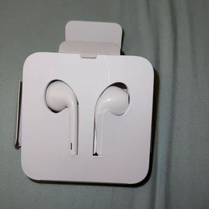 BRAND NEW! Apple Headphones